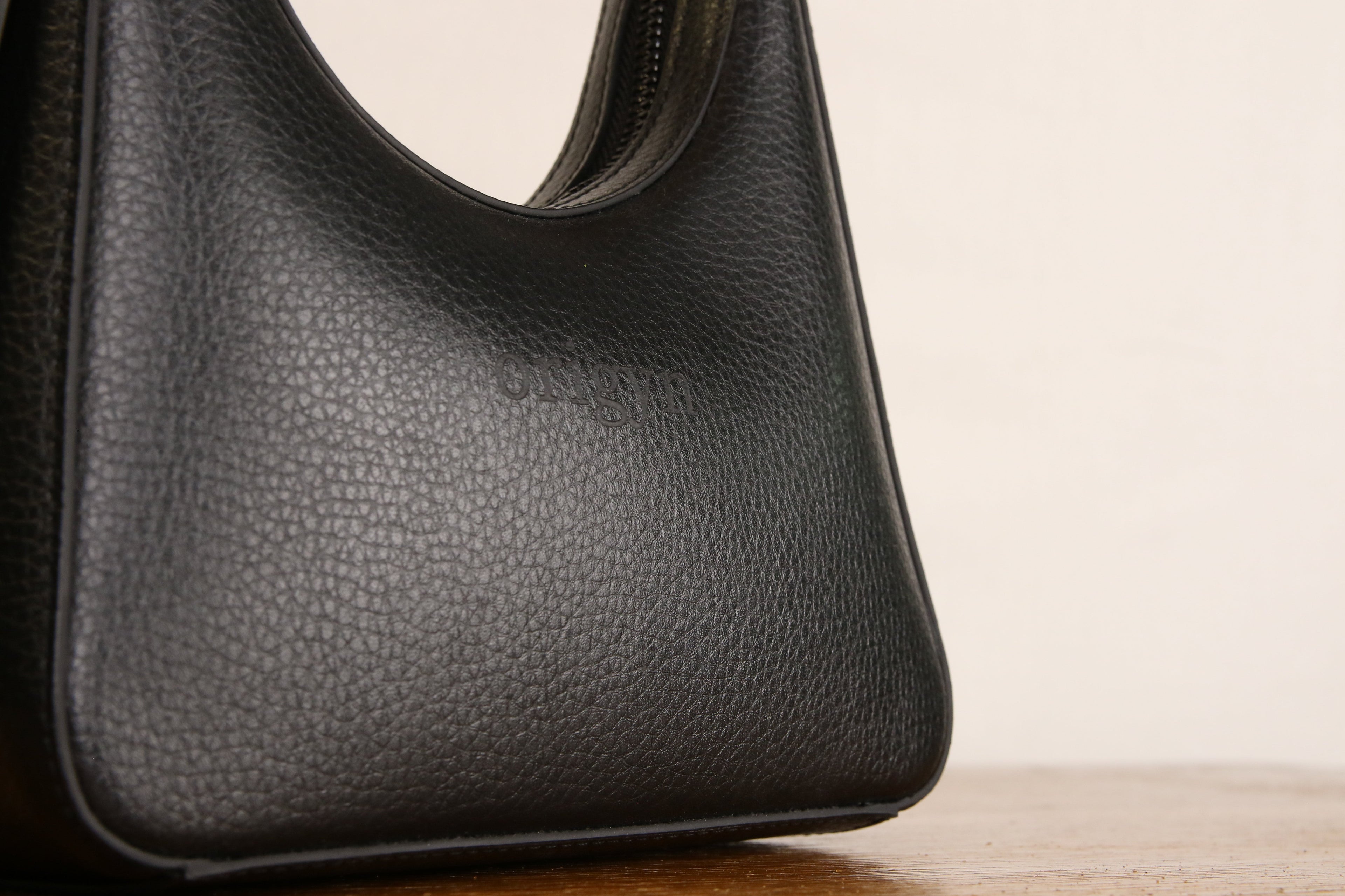 Origyn 01 - Plant-Based Vegan Handbag - Made with MIRUM®