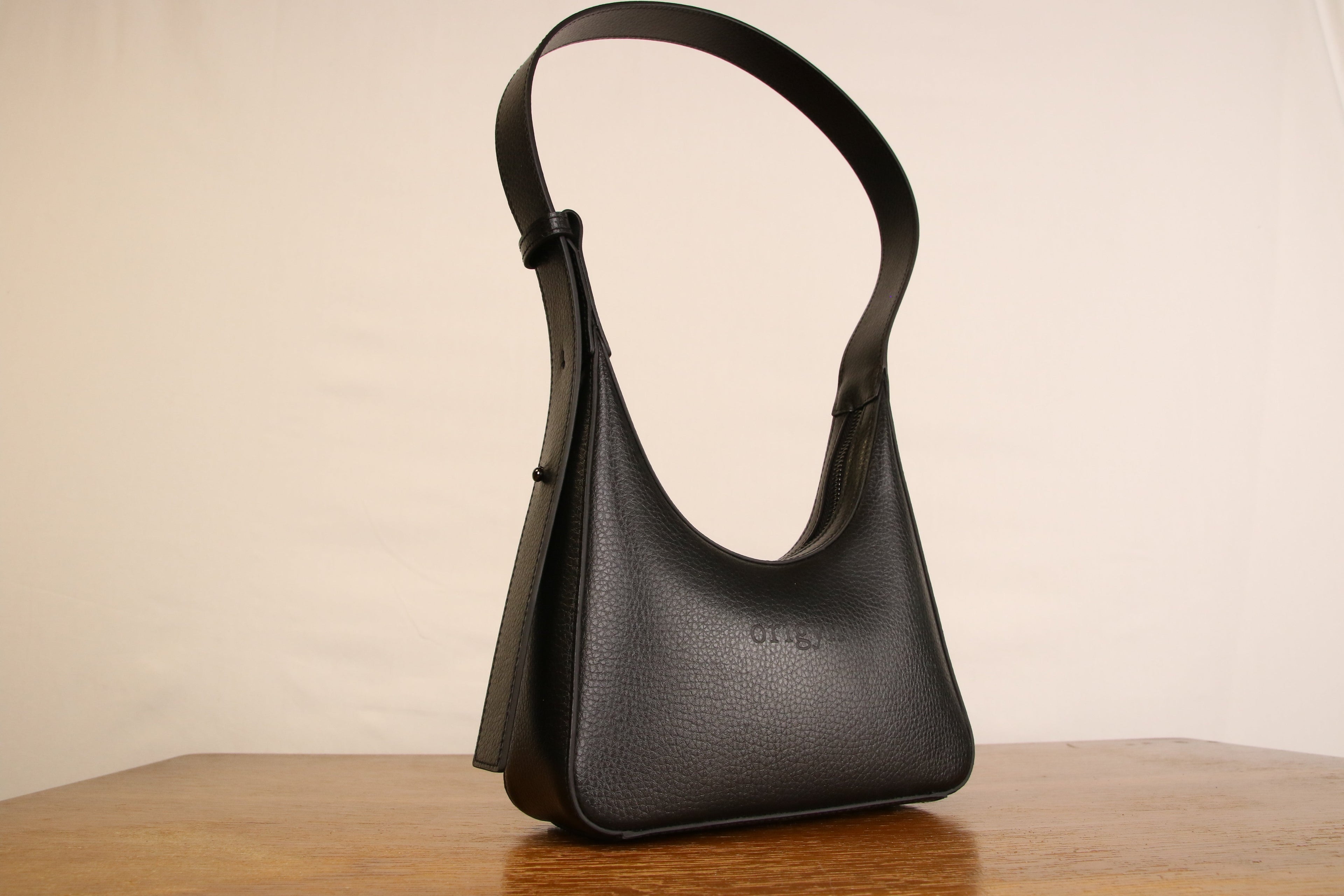 Origyn 01 - Plant-Based Vegan Handbag - Made with MIRUM®